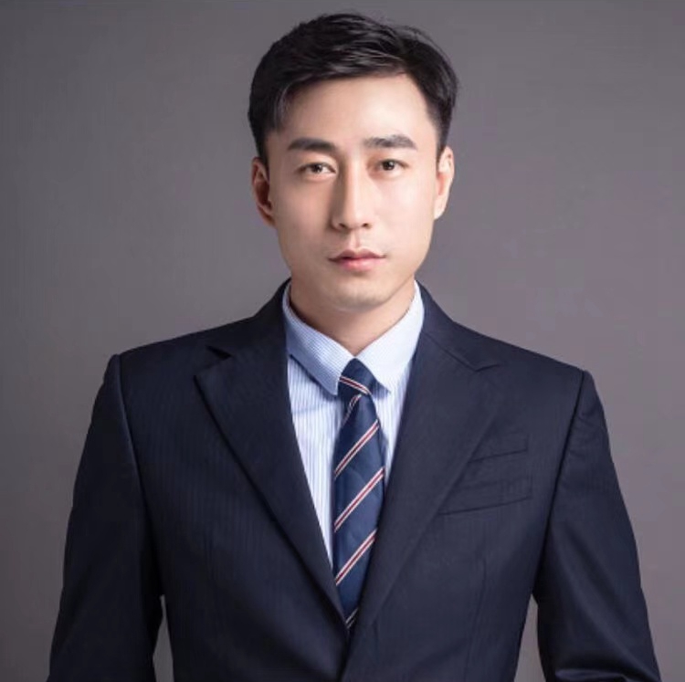 杨荣鑑 创始人 & 执行董事